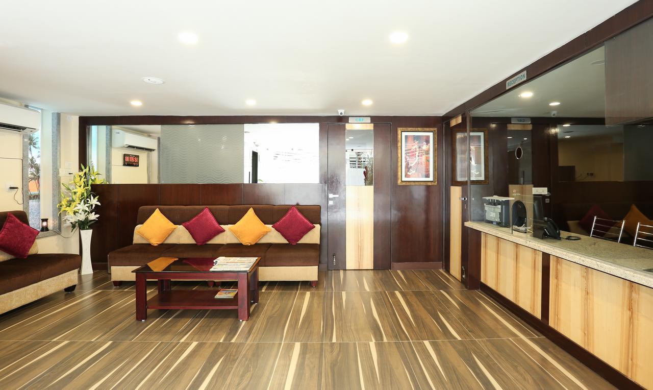 Treebo C Plaza Hotel Vijayawāda Buitenkant foto