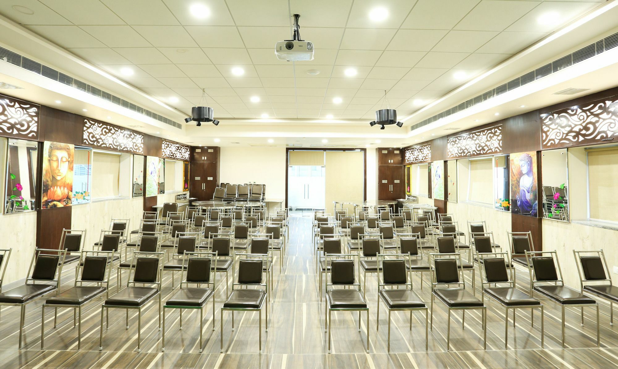 Treebo C Plaza Hotel Vijayawāda Buitenkant foto