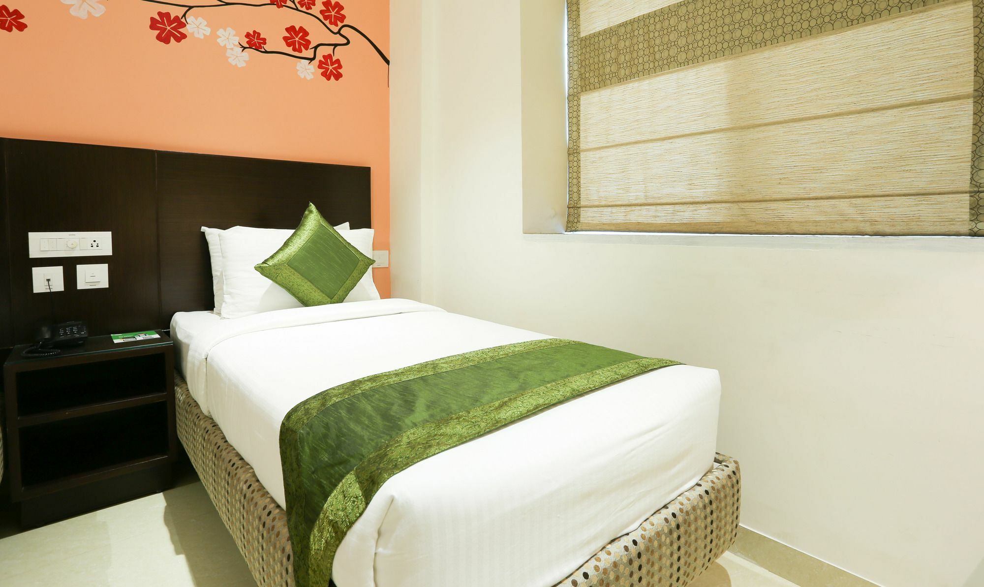 Treebo C Plaza Hotel Vijayawāda Buitenkant foto