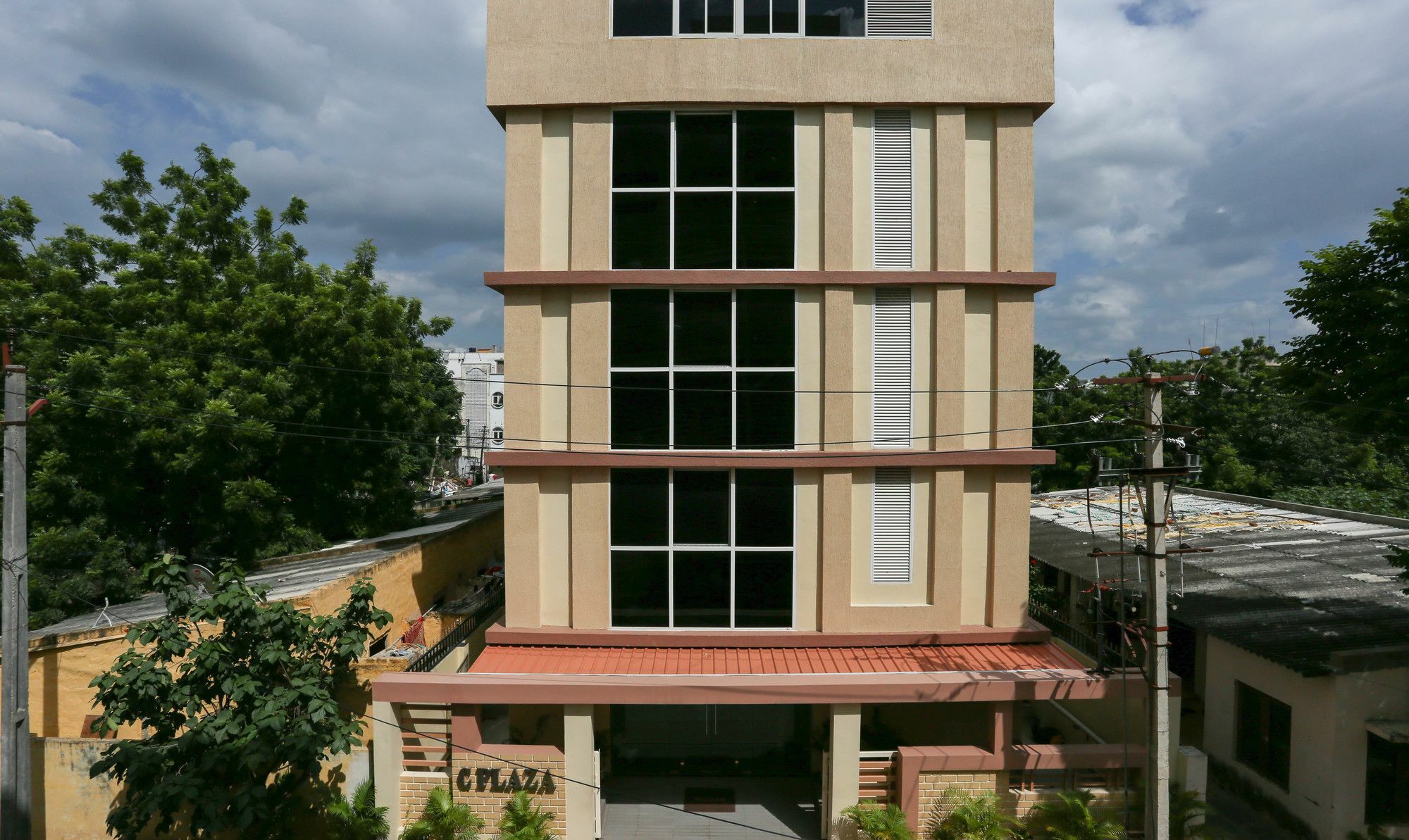 Treebo C Plaza Hotel Vijayawāda Buitenkant foto